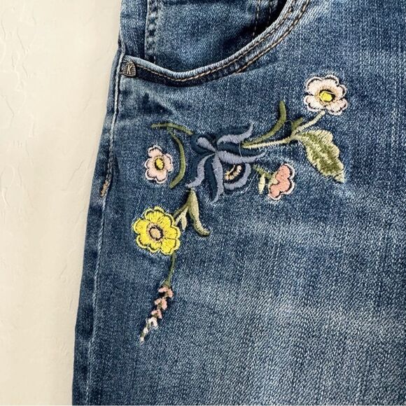 KUT from The Kloth Catherine Boyfriend Jean Floral Embroidered Detail Size 6 - Picture 3 of 11